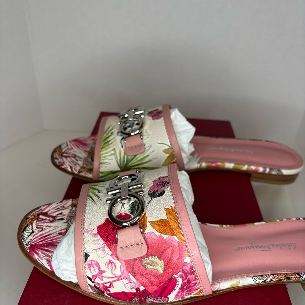 Salvatore Ferragamo Pink Floral Slide Sandals - Picture 4 of 9